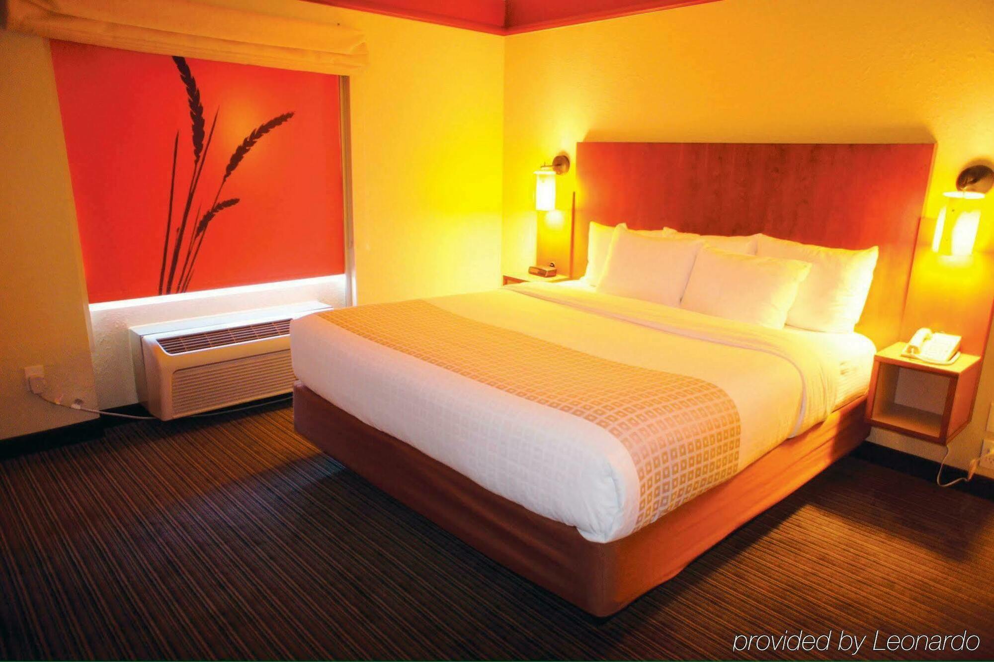 La Quinta By Wyndham Atlanta Ballpark/galleria Hotel